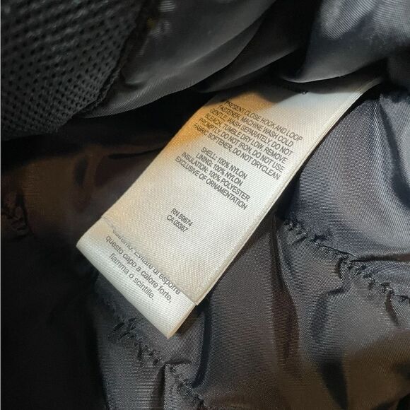 MOUNTAIN HARDWEAR Winter Jacket Black Size Medium Youth - Picture 10 of 10